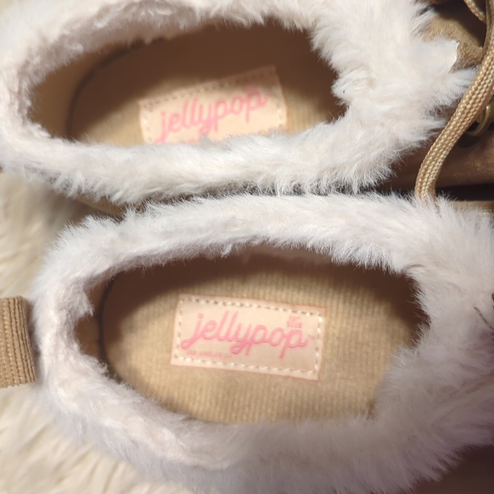 Tan jellypop fur lined tan Laceup shoes size 9M - Picture 6 of 8